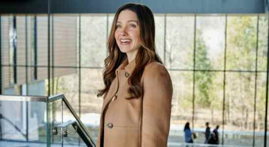 Regardez Sophia Bush de Good Sam craquer devant le sabotage de Jason Isaacs et plus encore dans la saison 1 Gag Reel