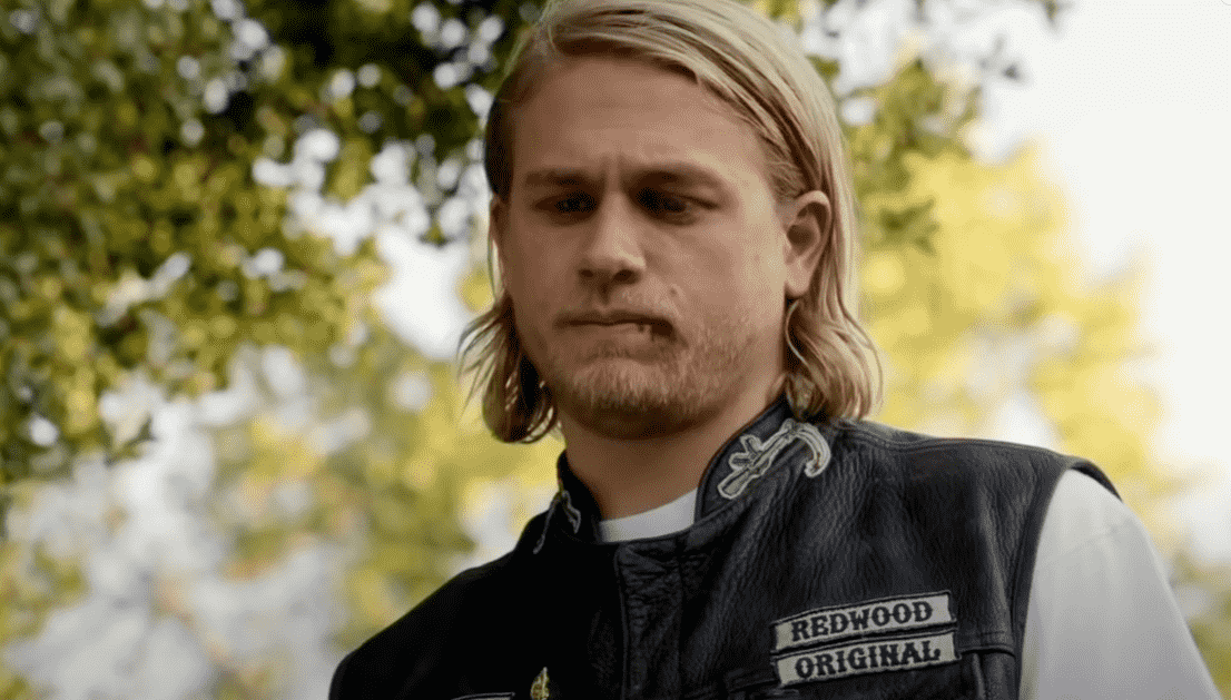 Sons Of Anarchy Star Charlie Hunnam taquine que Jax pourrait revenir
