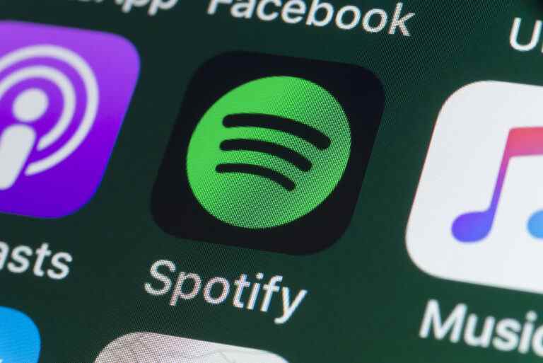 Spotify accuse Apple d’entraver son activité naissante de livres audio