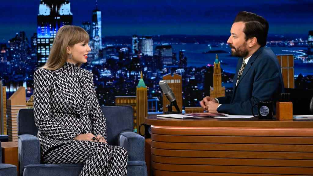 Taylor Swift explique comment elle a amené Laura Dern à jouer dans le film musical 