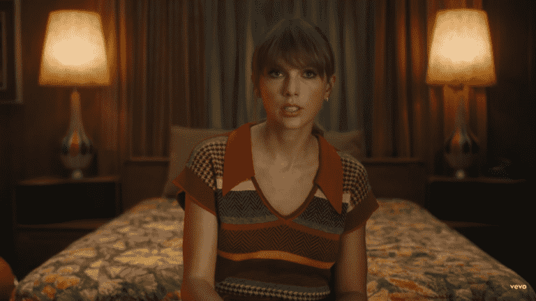 Taylor Swift rejoint YouTube Shorts et lance le #TSAntiHeroChallenge, invitant les fans à partager leurs réactions au premier clip vidéo "Midnights" Les plus populaires doivent être lus Inscrivez-vous aux newsletters Variety Plus de nos marques
	
	
