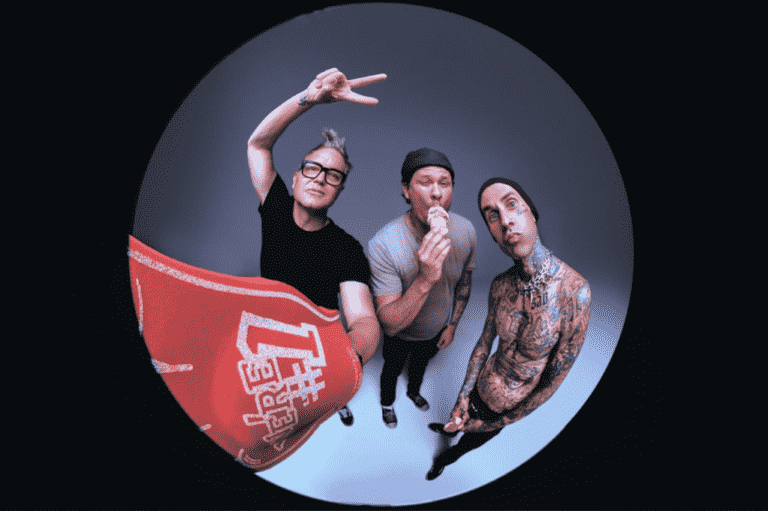 Tom DeLonge, Travis Barker et Mark Hoppus de Blink-182 se réunissent pour une tournée mondiale, la nouvelle musique la plus populaire doit être lue
	
	
