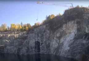 Justin Trudeau au Great Canadian Bungee Jump à Québec.