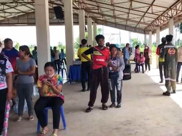 Un ex-flic tue 37 personnes, pour la plupart des enfants d’âge préscolaire, lors d’un saccage dans une garderie thaïlandaise