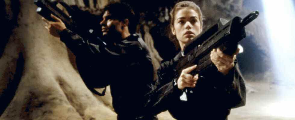 Starship Troopers - Patrick Muldoon and Denise Richards