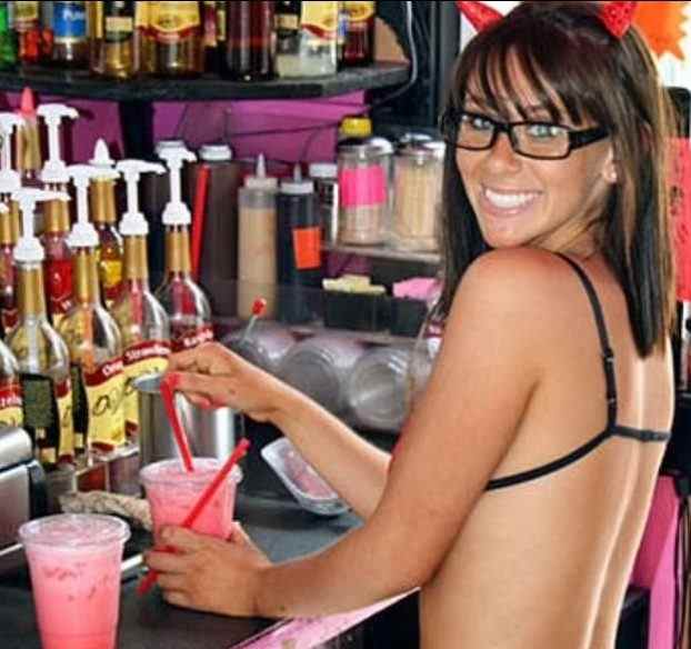 FAITES-EN UN DOUBLE-DOUBLE !  Les baristas en bikini gagnent une bataille judiciaire dissimulée