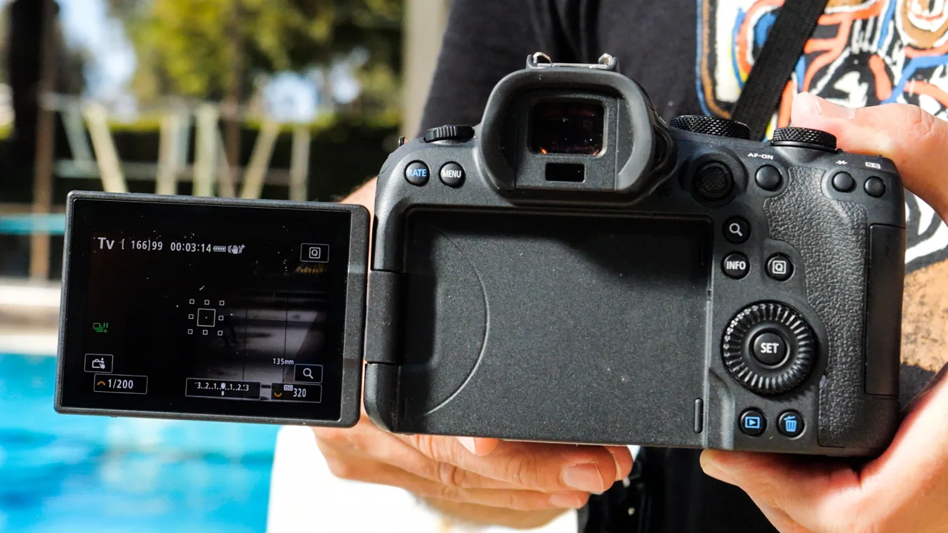 Canon R6-II Hands-on : plus rapide, plus de résolution et moins de problèmes de chauffage