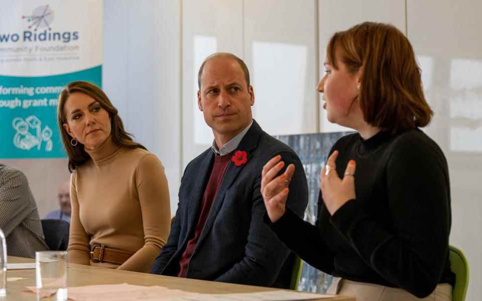 Le prince et la princesse ont passé du temps dans un centre communautaire local - Charlotte Graham