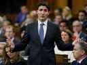 Le premier ministre du Canada Justin Trudeau prend la parole pendant la période des questions à la Chambre des communes sur la Colline du Parlement à Ottawa, Ontario, Canada le 22 septembre 2022. REUTERS/Blair Gable