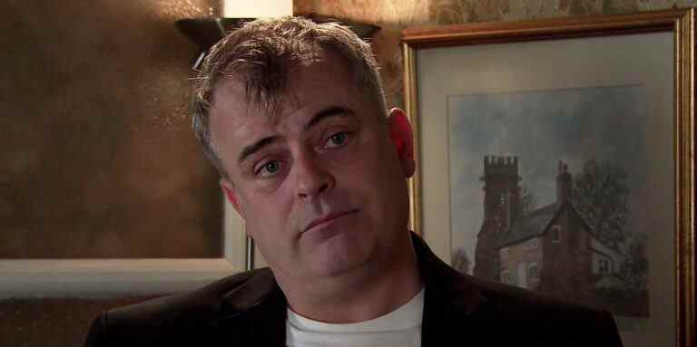 Coronation Street écrira sur la blessure réelle de Simon Gregson

