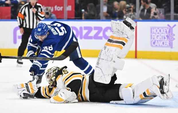 Les Maple Leafs perdent le gardien Ilya Samsonov, mais s’accrochent pour battre les Bruins