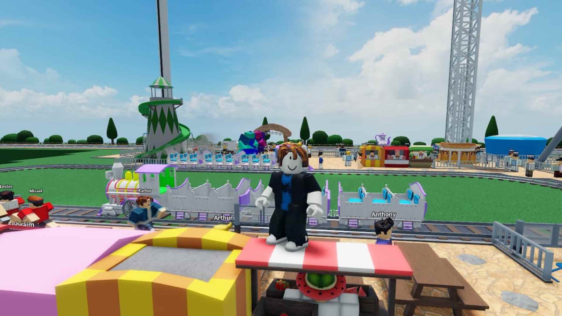 meilleurs jeux Roblox : un avatar Roblox dans son propre parc à thème