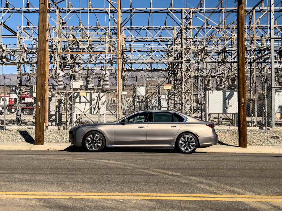 La puissance électronique fait vraiment une meilleure voiture de luxe.