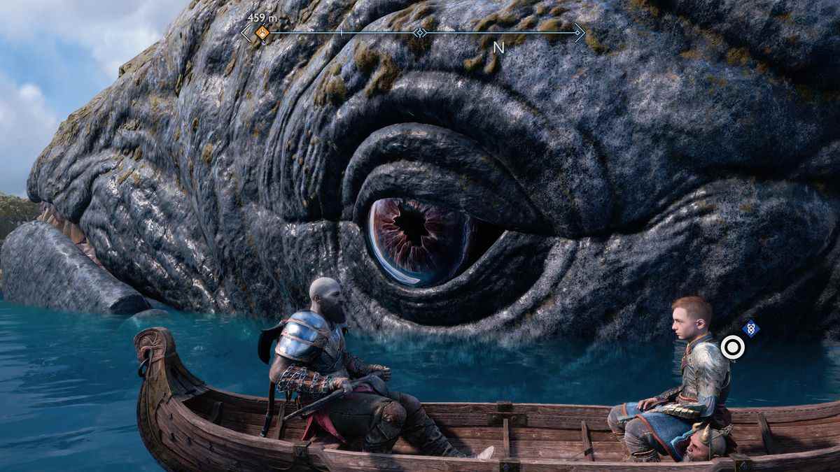 Kratos, Atreus et Mimir regardent dans les yeux de la bête géante Lyngbakr