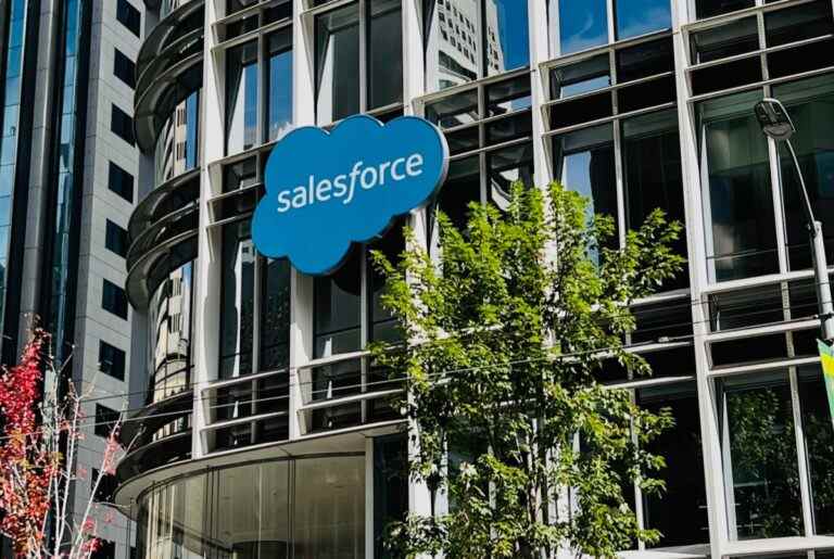 Salesforce confirme avoir licencié des centaines d’employés