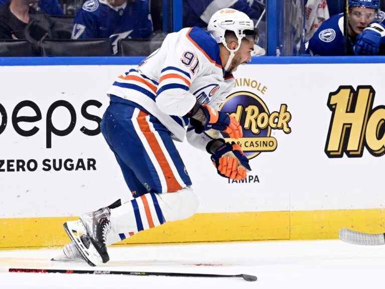 Moment effrayant pour les Oilers et Evander Kane dans la victoire contre Lightning