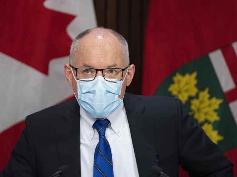 Le masquage «fortement recommandé» dans les espaces publics en Ontario: Moore