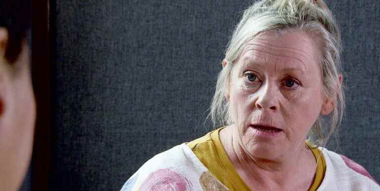 Coronation Street diffuse la conclusion de l'histoire sosie de Bernie Winters

