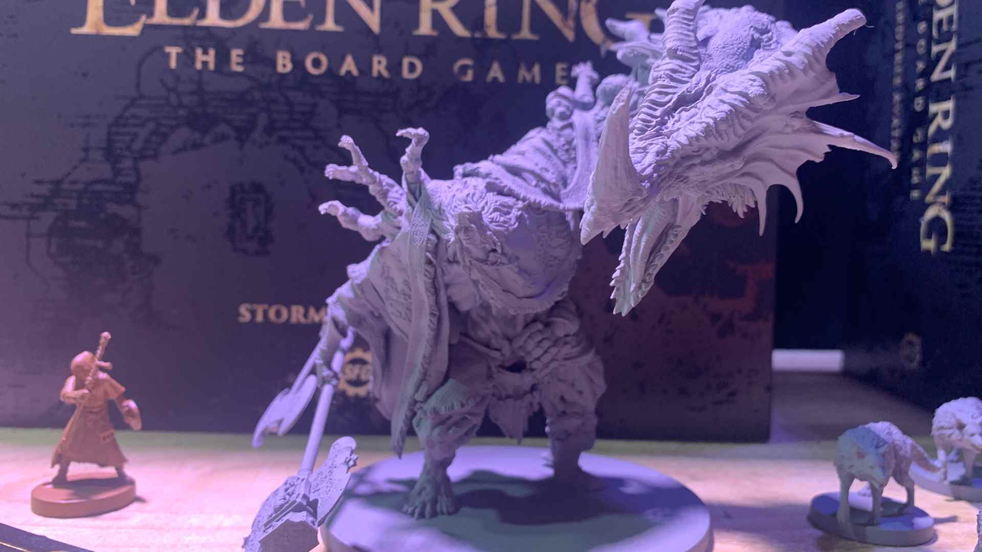 Elden Ring : la figurine du jeu de société de près