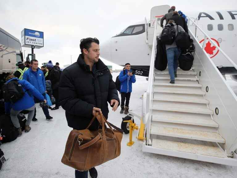 Le quart-arrière vedette Collaros rate l’entraînement à la Coupe Grey, les Bombers continuent comme si ce n’était pas grave