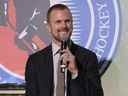 Daniel Sedin assiste à une opportunité de presse pour son intronisation au Temple de la renommée du hockey le 11 novembre 2022 à Toronto.