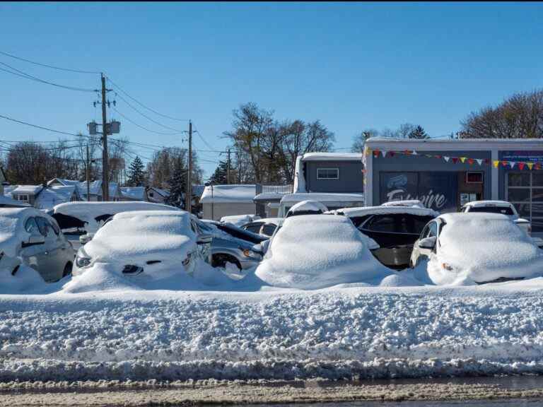 Le temps hivernal du week-end envoie des rafales de vent et une épaisse couche de neige sur certaines parties de l’Ontario