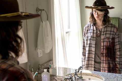 chandler riggs comme carl grimes, the walking dead saison 8