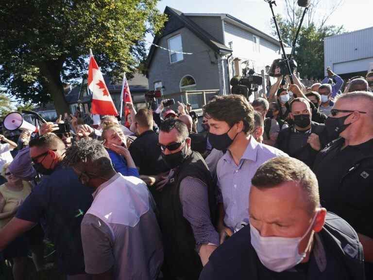 La GRC a surveillé l’hostilité du mouvement anti-vaccin contre Trudeau