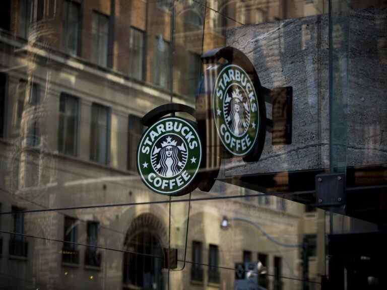 Les travailleurs canadiens de Starbucks disent faire face à des obstacles face à la pression syndicale croissante