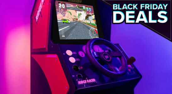 Cette armoire d'arcade Ridge Racer riche en fonctionnalités ne coûte que 300 $