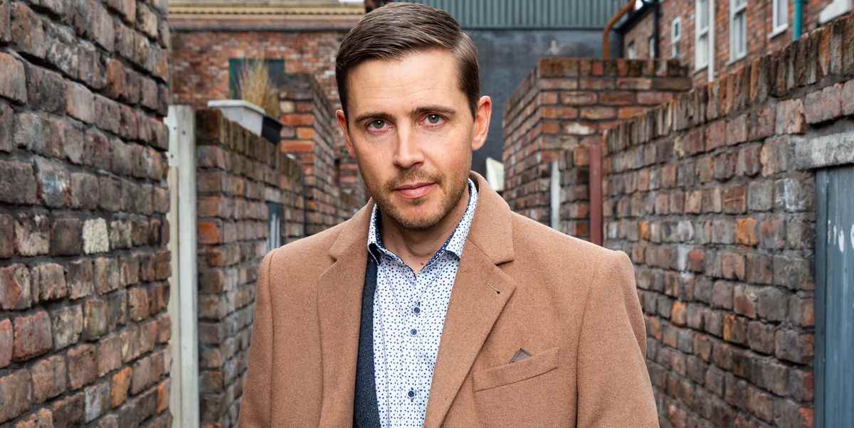 Todd Grimshaw de Coronation Street fait face à des soupçons dans le complot de Sean et Laurence

