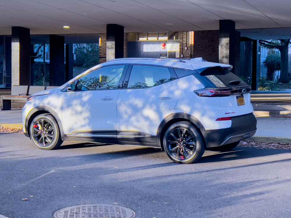 Chevrolet a ajouté 3 pouces à l'empattement et près de 6 pouces à la longueur totale de l'EUV.