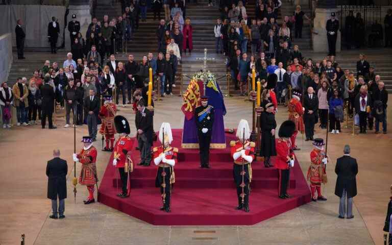 Westminster Hall endommagé par les 250 000 personnes en deuil qui ont rendu hommage à feu la reine