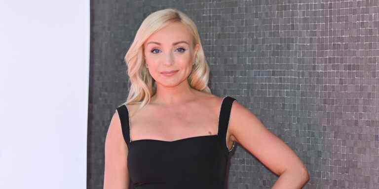 Appelez Helen George de la sage-femme pour faire le tour du pays avec une comédie musicale

