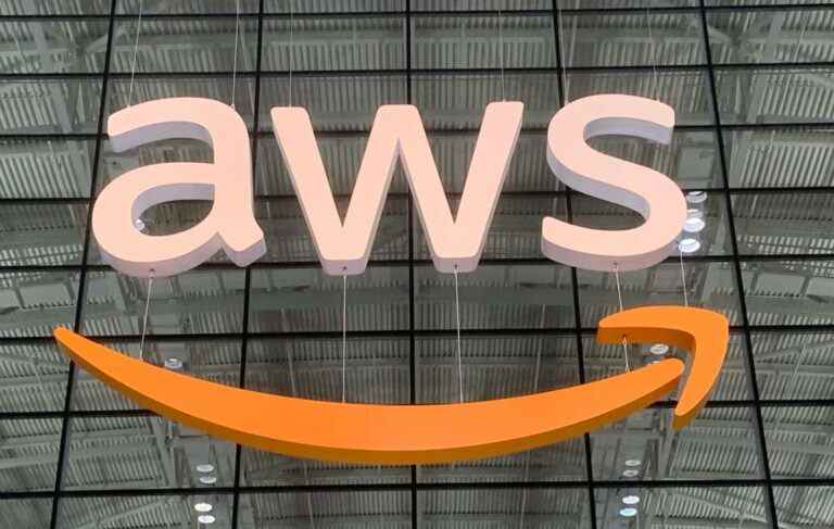 Amazon CloudWorks Internet Monitor vous permet de suivre les problèmes de performances liés à la connexion