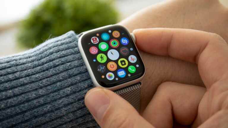 L’icône « i » sur une Apple Watch : qu’est-ce que c’est et comment l’utiliser