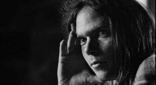 "Harvest Time" de Neil Young est un documentaire fascinant, bien que trop long, sur la création de son album le plus populaire Le plus populaire doit être lu
