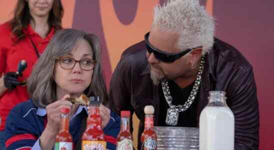 80 pour les paires de remorques Brady Guy Fieri, Jane Fonda et (bien sûr) le football