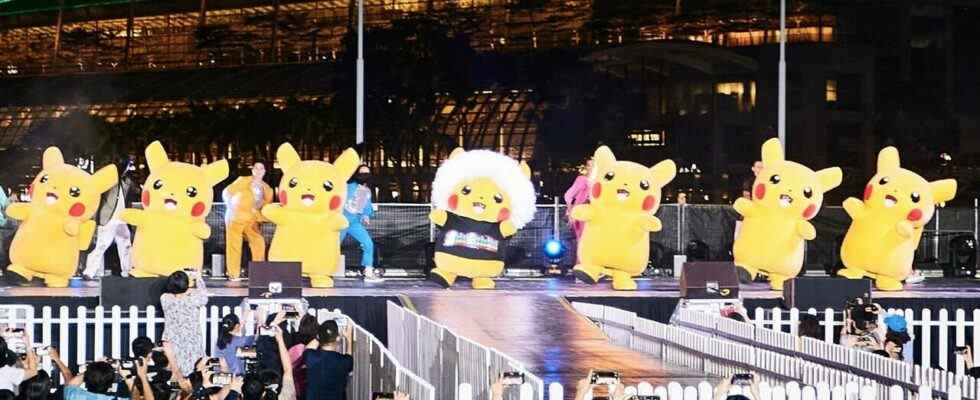 Aléatoire: Singapour a eu droit à un spectacle nocturne magique de drones Pikachu