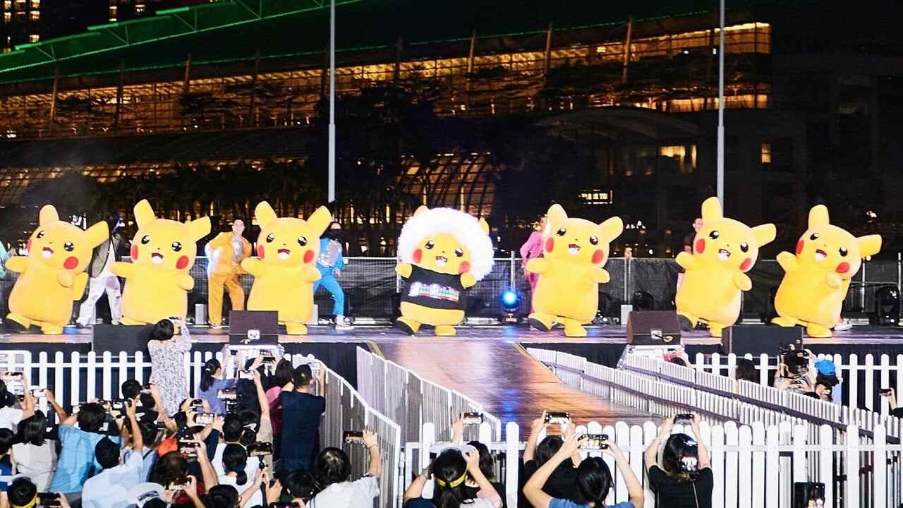 Aléatoire: Singapour a eu droit à un spectacle nocturne magique de drones Pikachu
