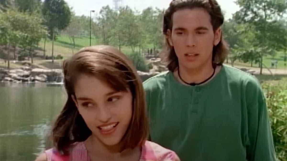 Amy Jo Johnson des Power Rangers, Austin St. John et bien d'autres rendent hommage à Jason David Frank après sa mort
