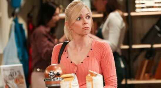 Christy (Anna Faris) in Mom