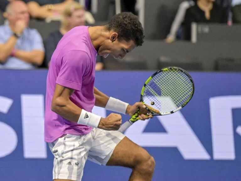 Auger-Aliassime bat le n°1 mondial Alcaraz et atteint la finale des Swiss Indoors