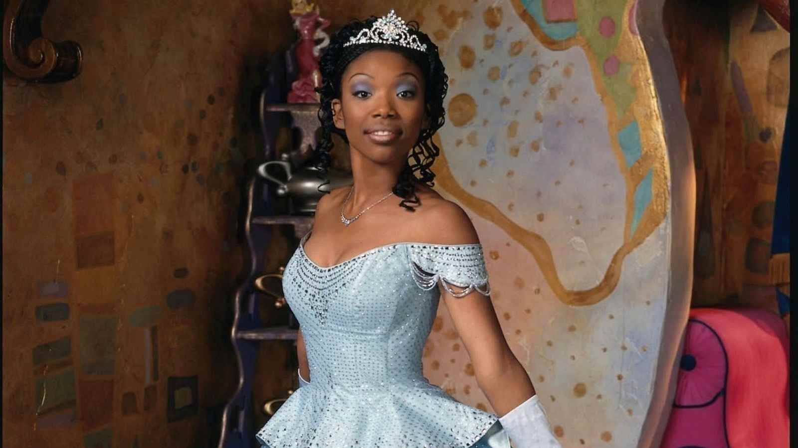 Brandy reviendra au rôle de Cendrillon dans Disney + Descendants Prequel The Pocketwatch
