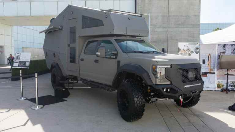 Ce camion d’aventure Massive Ascender 30A est parfait pour une apocalypse luxueuse