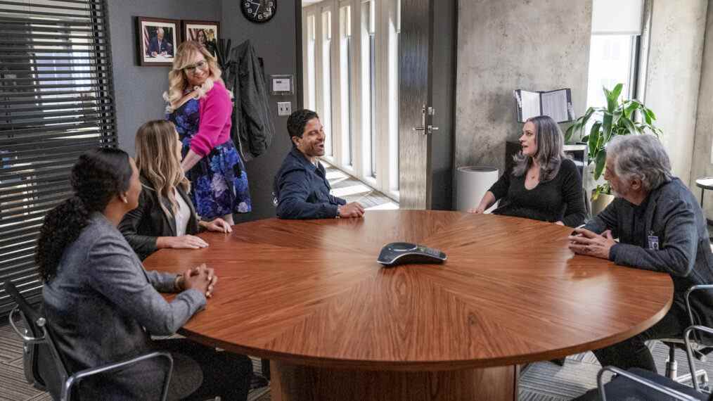 Aisha Tyler, AJ Cook, Kirsten Vangsness, Adam Rodriguez, Paget Brewster, and Joe Mantegna in 'Criminal Minds: Evolution'