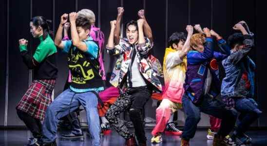 Critique « KPOP » : l'exportation pop explosive de la Corée du Sud frappe Broadway avec authenticité et flash Revue « KPOP » : l'exportation pop explosive de la Corée du Sud frappe Broadway avec authenticité et Flash Circle au Square Theatre, 693 sièges ;  Haut de 248,50 $.  Ouvert le 27 novembre 2022;  revu le 26 novembre. Durée : 2 HEURES, 10 MIN.  Les plus populaires doivent être lus Inscrivez-vous aux bulletins d'information sur les variétés Plus de nos marques