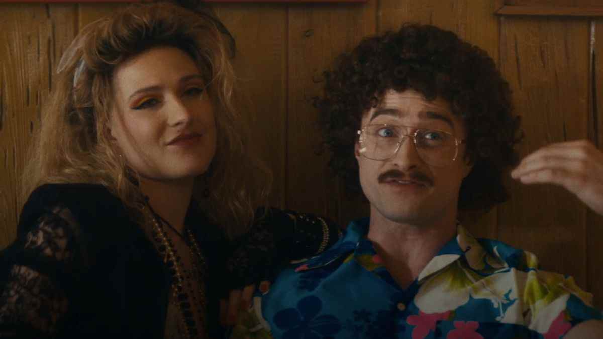 Daniel Radcliffe et Evan Rachel Wood choisissent les moments les plus ridicules de Weird: The Al Yankovic Story
