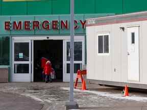 Une remorque pour un espace supplémentaire à l'extérieur de l'urgence à l'hôpital pour enfants de l'Alberta.