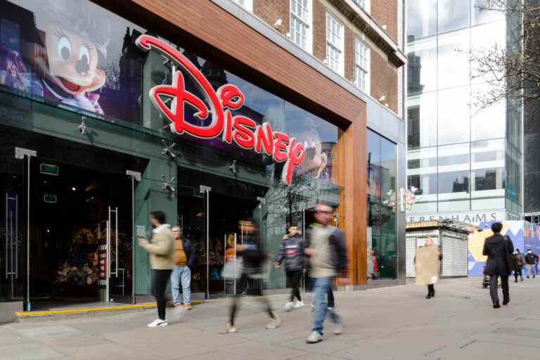 Disney aurait gelé les embauches et s’attend à des licenciements